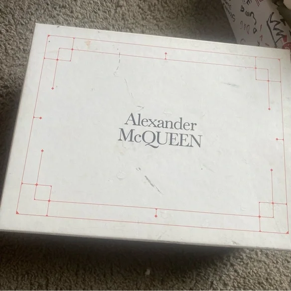 Alexander McQueen Oversized Sneaker in Glitter Pink - Picture 9 of 10